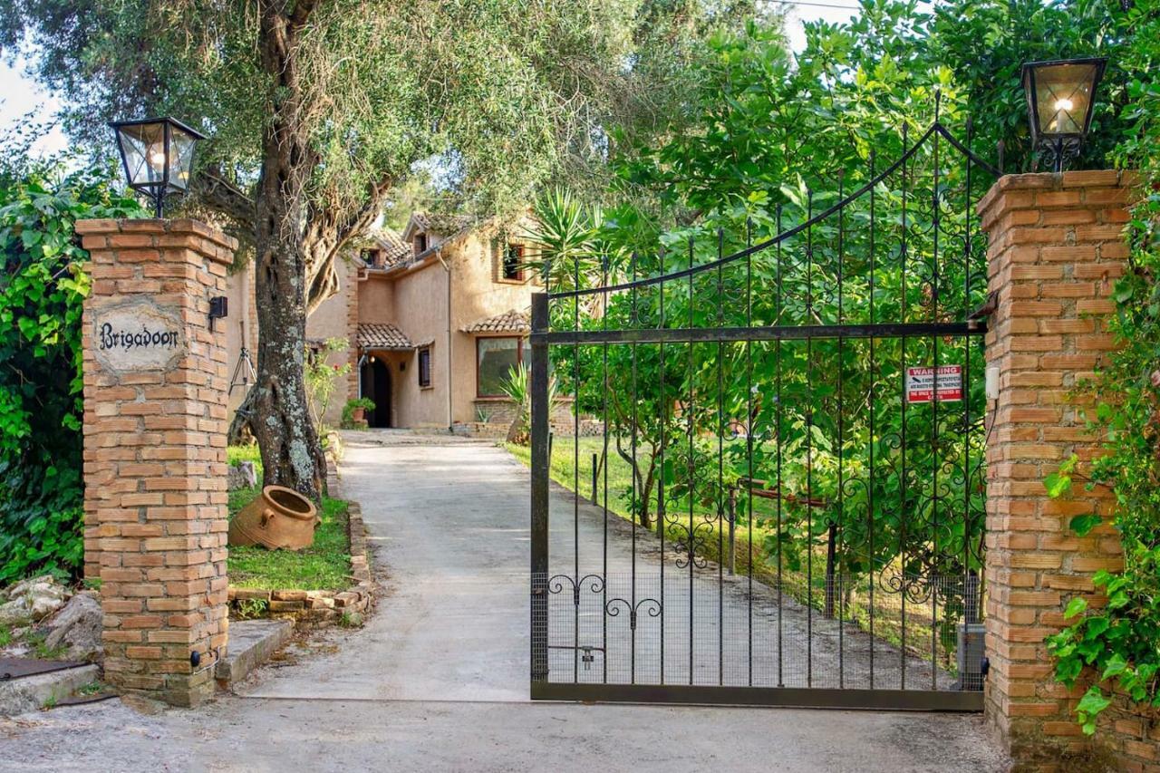 Villa Brigadoon Corfu Agios Ioannis Peristerion Exterior foto